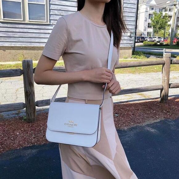 COACH C5632 BRYNN FLAP CROSSBODY GOLD/CHALK - Picture 1 of 7